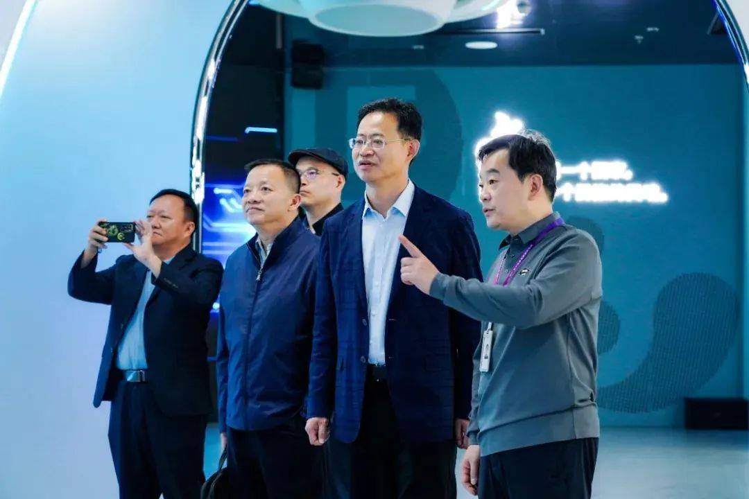 2024120602 国家广电总局发展研究中心一行赴365WM完美励丰文化调研指导